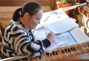 Людмила за работой над плащаницей